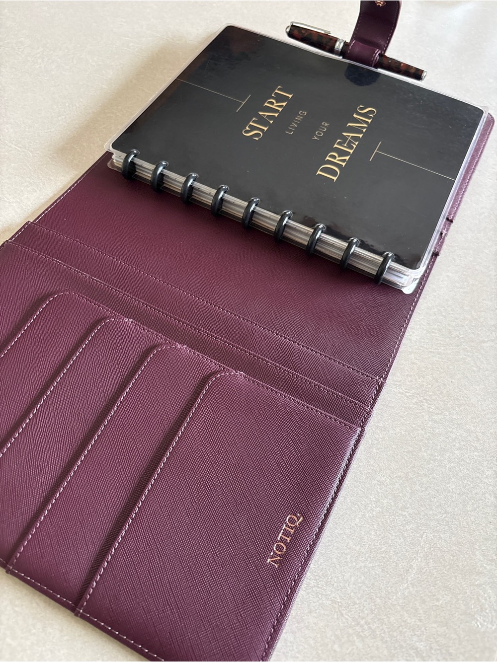Notiq HP Classic 9 Disc - Discbound Folio Desk Agenda Cover - Mulberry Saffiano - Picture 8 of 11